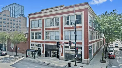 2000 S Michigan Ave #208, Chicago, IL 60616