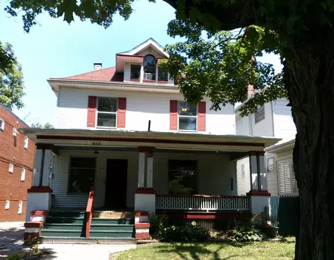 958 W William St, Decatur, IL 62522