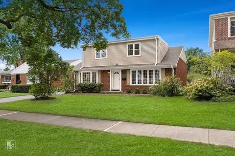 738 N Hickory Ave, Arlington Heights, IL 60004