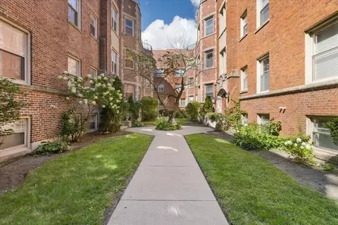 6818 N Ashland Blvd #1A, Chicago, IL 60626