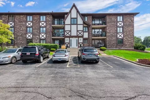 10532 Ridge Cove Dr #18A, Chicago Ridge, IL 60415