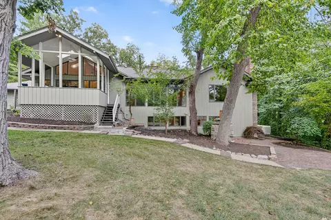 Exterior - 21265 W East Cuba Rd, Kildeer, IL 60047 photo 9 of 32