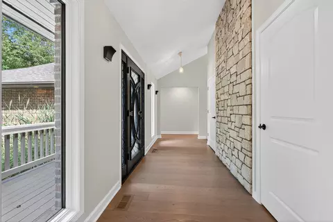 Entry Way - 21265 W East Cuba Rd, Kildeer, IL 60047 photo 3 of 7