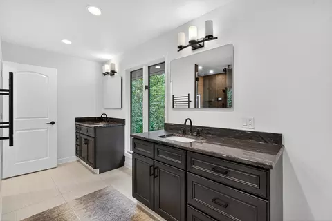 Bath - 21265 W East Cuba Rd, Kildeer, IL 60047 photo 5 of 14