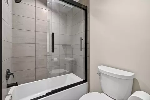 Bath - 21265 W East Cuba Rd, Kildeer, IL 60047 photo 11 of 14