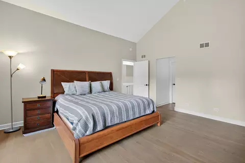Bedroom - 21265 W East Cuba Rd, Kildeer, IL 60047 photo 3 of 5