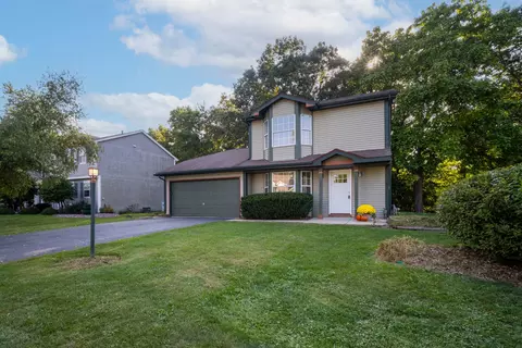4125 Hale Ln, Island Lake, IL 60042