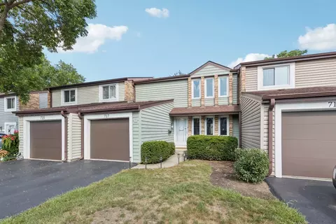 717 Clearwater Ct, Wheeling, IL 60090