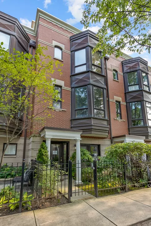 337 W Scott St, Chicago, IL 60610