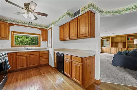 4615 Blue Jay Rd, Harvard, IL 60033 photo 4
