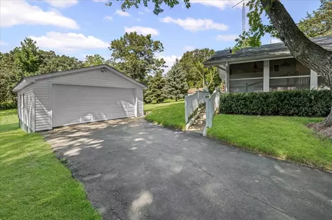 4615 Blue Jay Rd, Harvard, IL 60033 photo 2