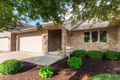 562 Katherine Cir, Dekalb, IL 60115