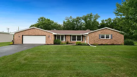 5260 Coachlite Trl, Loves Park, IL 61111
