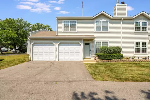 428 Normandie Ln, Round Lake Beach, IL 60073