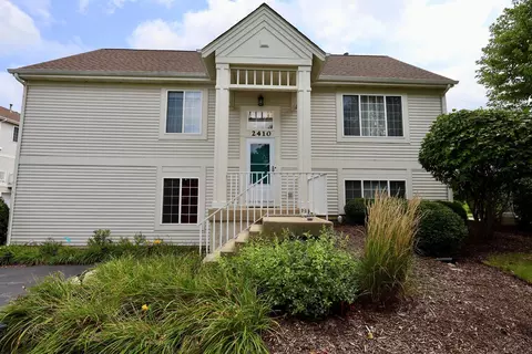 2410 Daybreak Ct #3, Elgin, IL 60123
