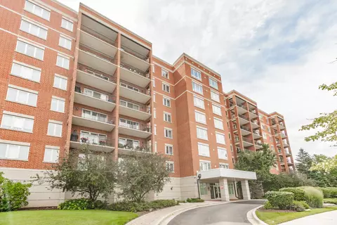 5555 N Cumberland Ave #901, Chicago, IL 60656