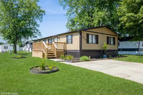 315 Pattie Ln, Lynwood, IL 60411