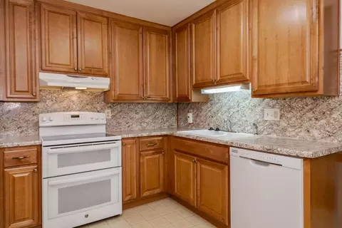 101 Radliff Rd, Bloomington, IL 61701 photo 12
