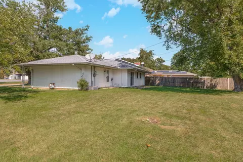 101 Radliff Rd, Bloomington, IL 61701 photo 4
