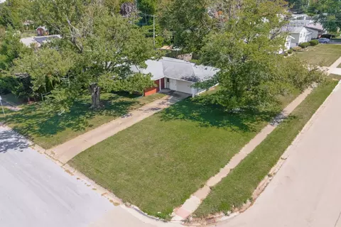 101 Radliff Rd, Bloomington, IL 61701 photo 5