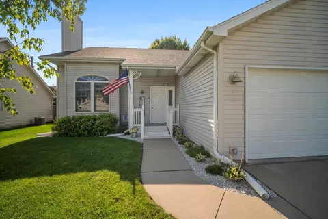 Exterior - 1509 Torrey Pines Rd, Normal, IL 61761 photo 5 of 6