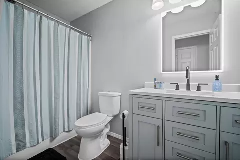 Bath - 1509 Torrey Pines Rd, Normal, IL 61761 photo 3 of 4