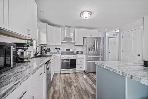 Kitchen - 1509 Torrey Pines Rd, Normal, IL 61761 photo 2 of 4