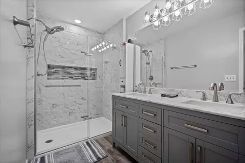 Bath - 1509 Torrey Pines Rd, Normal, IL 61761 photo 1 of 4