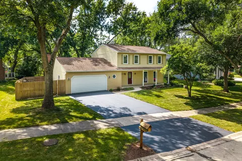 1137 Overton Ct, Naperville, IL 60540