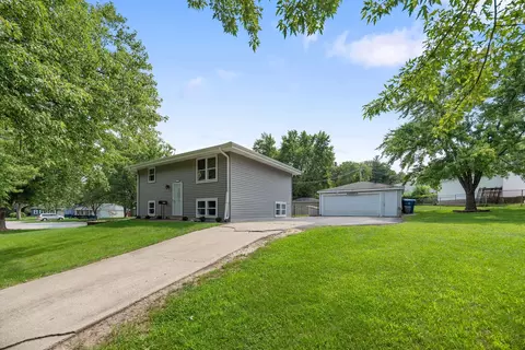 Exterior - 226 Barbara Ln, Steger, IL 60475 photo 2 of 5