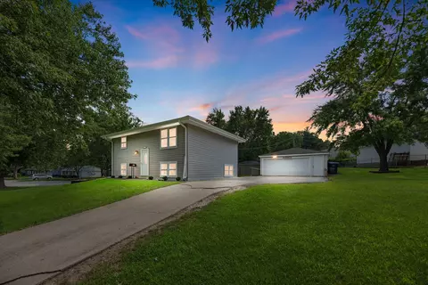 226 Barbara Ln, Steger, IL 60475