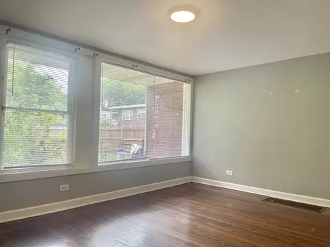 Living - 52 E 37th St, Chicago, IL 60653 photo 1 of 4
