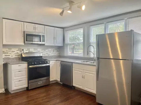 Kitchen - 52 E 37th St, Chicago, IL 60653 photo 1 of 3