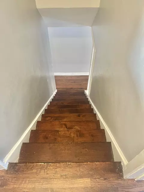 Entry Way - 52 E 37th St, Chicago, IL 60653 photo 2 of 3