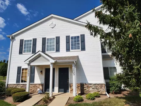2023 Silverstone Dr #2023, Carpentersville, IL 60110