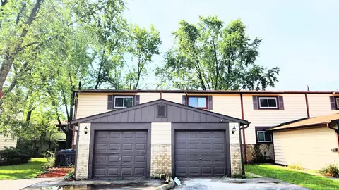 1219 Cedarwood Dr #B, Crest Hill, IL 60403