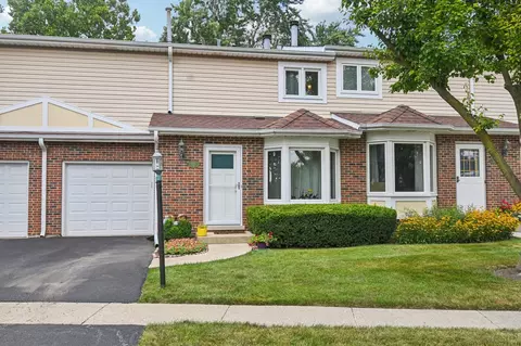 516 Blue Jay Ct, Mount Prospect, IL 60056
