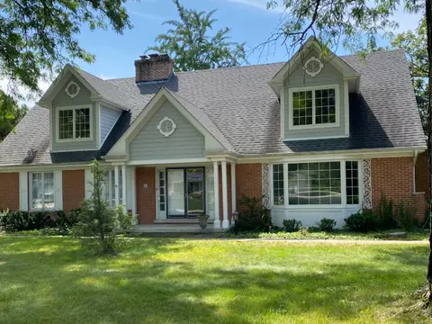20 Chatham Ln, Oak Brook, IL 60523