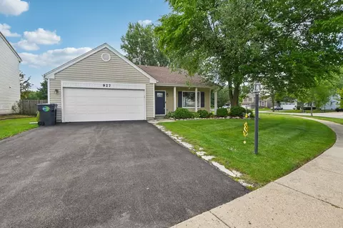 927 Hartwood Dr, Streamwood, IL 60107