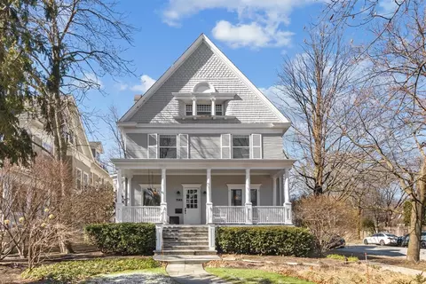 1142 Judson Ave, Evanston, IL 60202