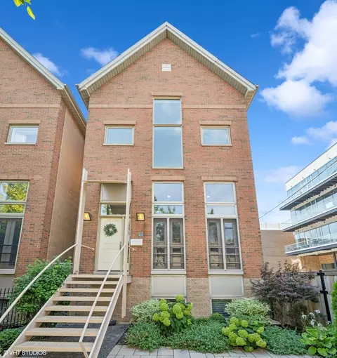 1943 W Bloomingdale Ave, Chicago, IL 60622