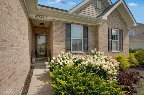 Exterior - 16513 Mueller Cir, Plainfield, IL 60586 photo 4 of 8