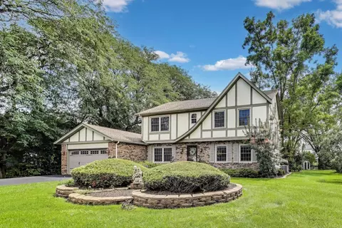 28 W409 Leverenz Rd, Naperville, IL 60564