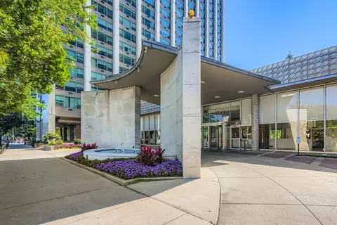 3600 N Lake Shore Dr #1323, Chicago, IL 60613