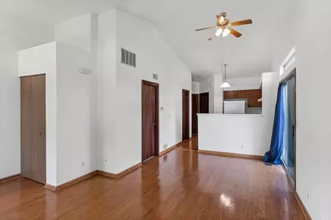 Living - 13962 Danbury Dr, Plainfield, IL 60544 photo 4 of 4