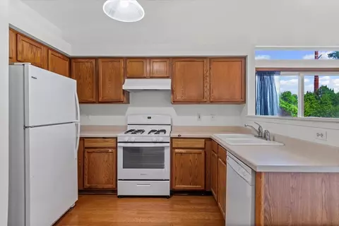 Kitchen - 13962 Danbury Dr, Plainfield, IL 60544 photo 2 of 2