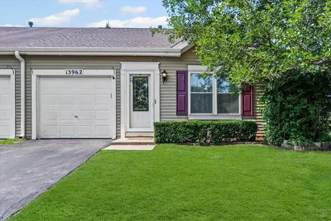 Exterior - 13962 Danbury Dr, Plainfield, IL 60544 photo 5 of 6