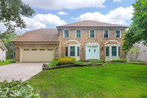 1736 Mundelein Rd, Naperville, IL 60565