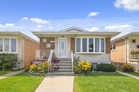 7740 Meade Ave, Burbank, IL 60459