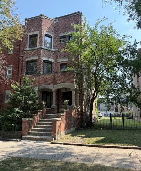 Exterior - 823 E Drexel Sq, Chicago, IL 60615 photo 2 of 2